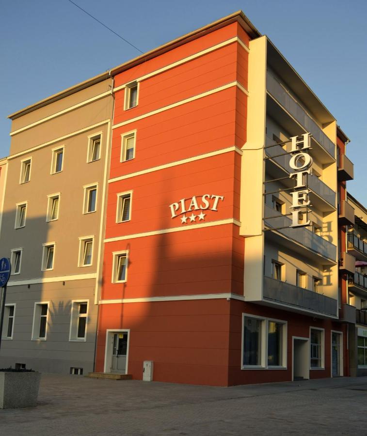 Hotel Piast Nysa Exterior foto