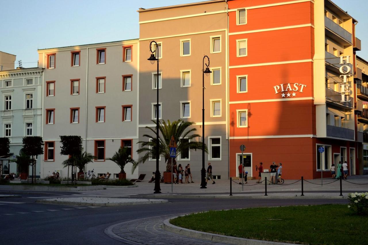 Hotel Piast Nysa Exterior foto